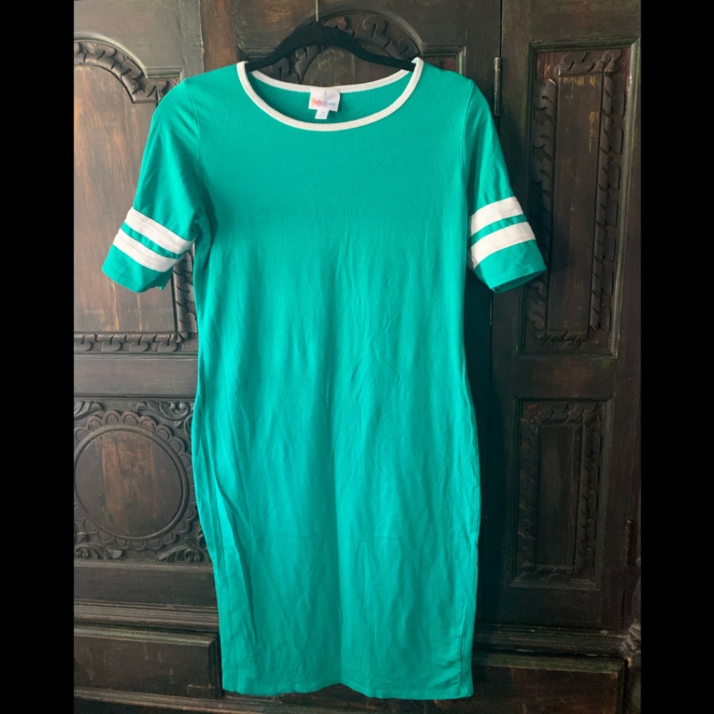 Medium Lularoe Julia